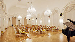 Blick in den Saal mit 199 Sitzplätzen